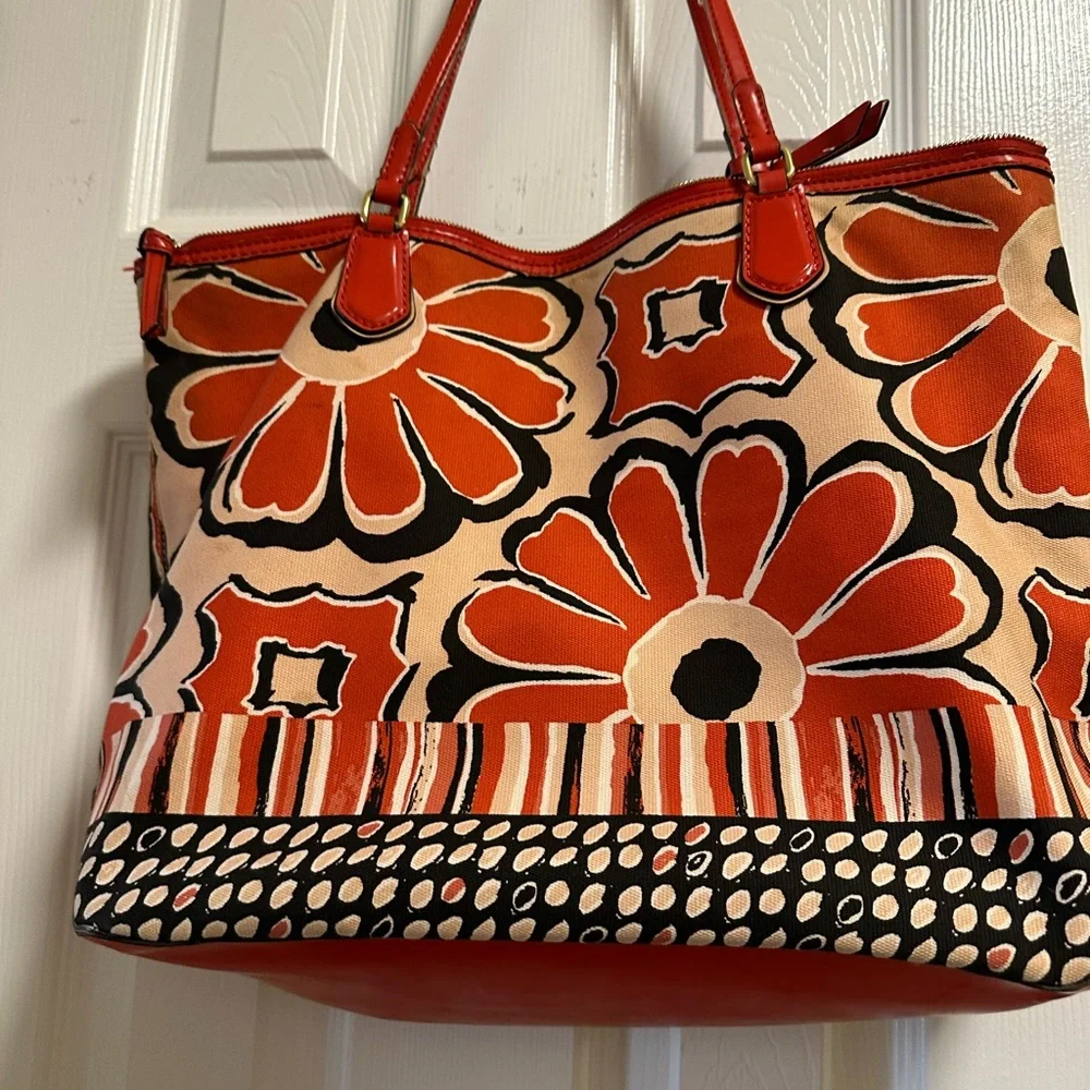 Coach Vibrant Poppy Tote - Picture 10 of 11